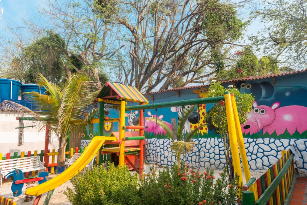 Juegos para niños — Isla Lizamar (Islas del Rosario, Colombia)